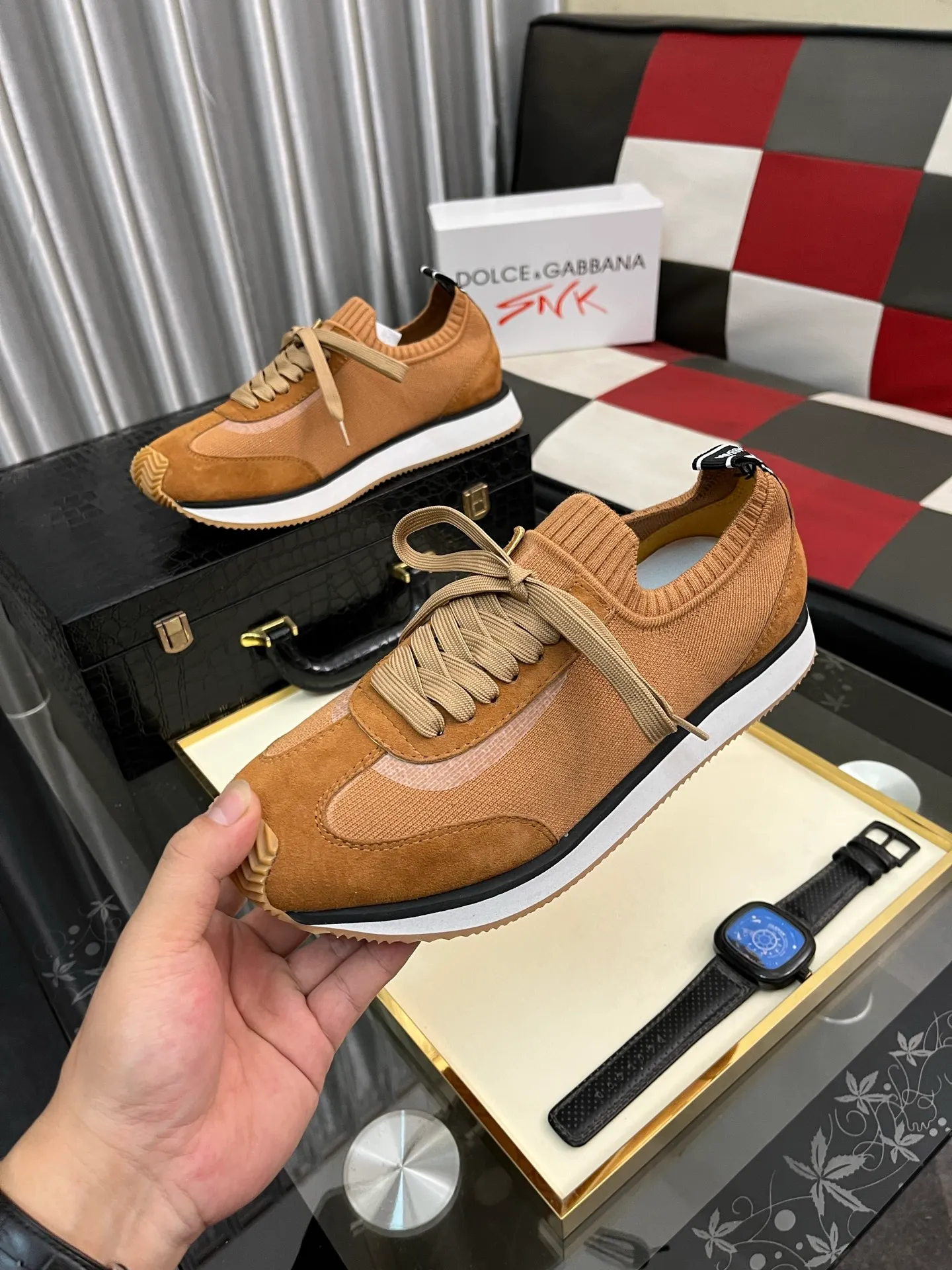 Men's Men's Shoes💰420⌚️⌚️••Dolce&Gabbana••DG✔️High-end men's sports and casual shoes. Original goods from top counters. Original imported cowhide, multi-material splicing design ➕Imported cowhide lining, cowhide feet ➕Original TPR elastic outsole. Size: 36-46🔟Colors available